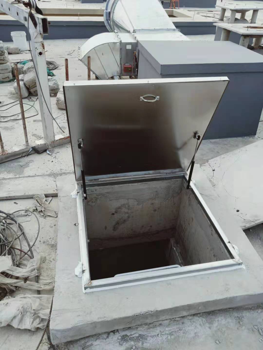不锈钢屋面检修口.jpg